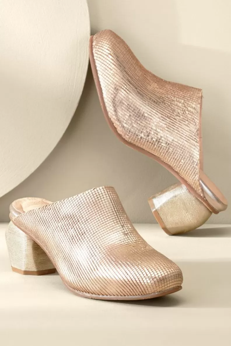 Soft Surroundings Antelope Peni Clog Gold New